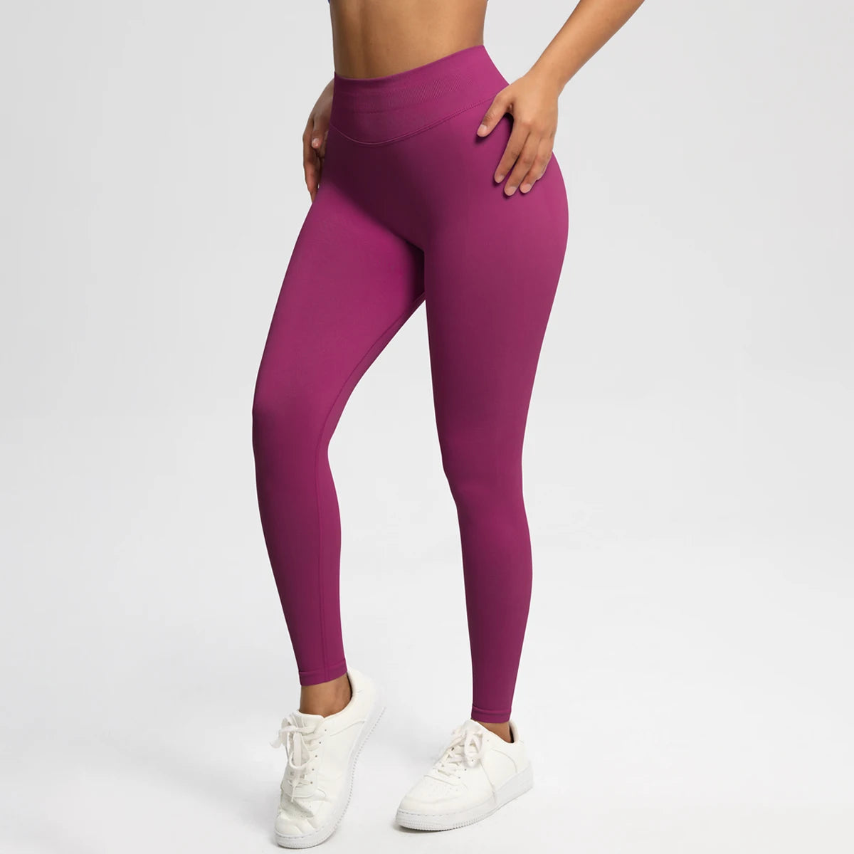 Nahtlose High-Stretch-Leggings in Brombeer, körperbetont mit langem Bein