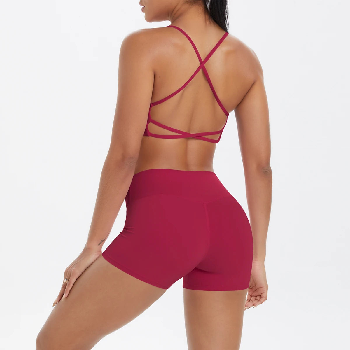 Bordeauxrotes Damen-Yoga-Set aus Crop-Top und Shorts, gekreuzte Rückenringe