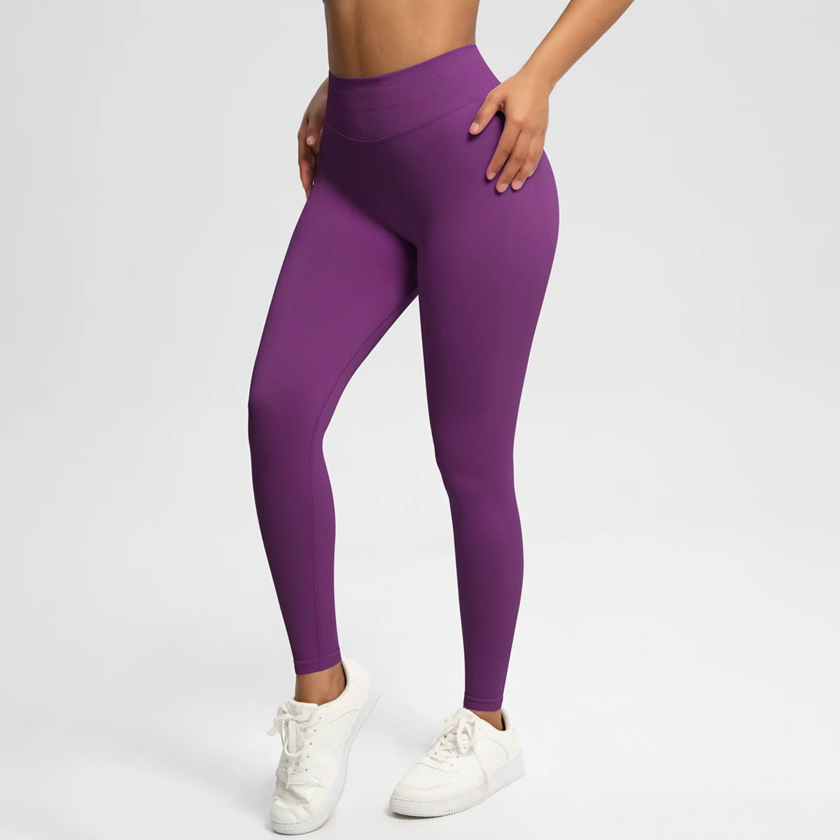 Nahtlose High-Stretch-Leggings in Violett, körperbetont mit langem Bein