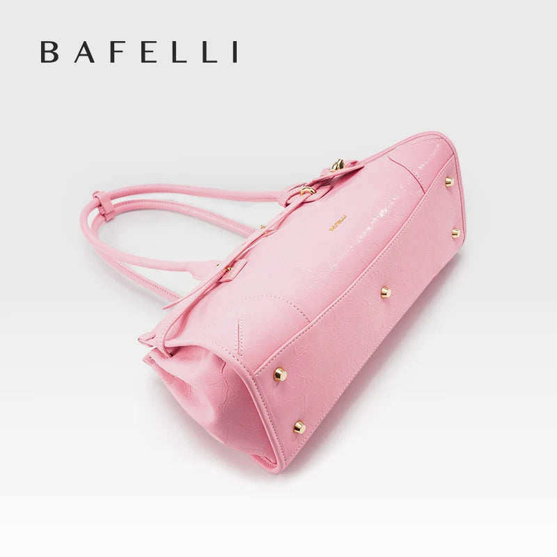 Rosa Crossbodytasche mit kurzem Henkel, verstellbarem Riemen und Nieten-Details