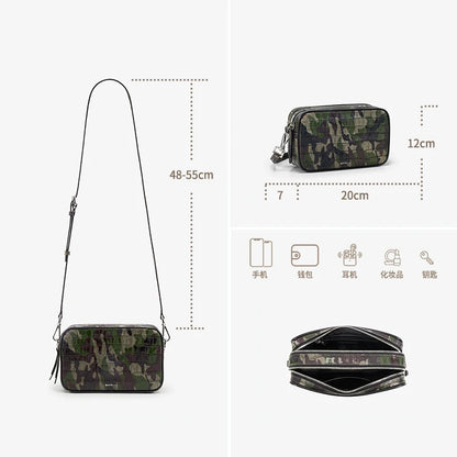 Kleine Kameratasche aus Leder mit Camouflage-Muster und Schulterriemen