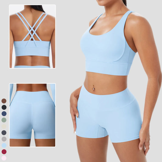 Damen-Yoga-Set in Hellblau: Sport-BH mit gekreuzten Riemen und kurze Leggings