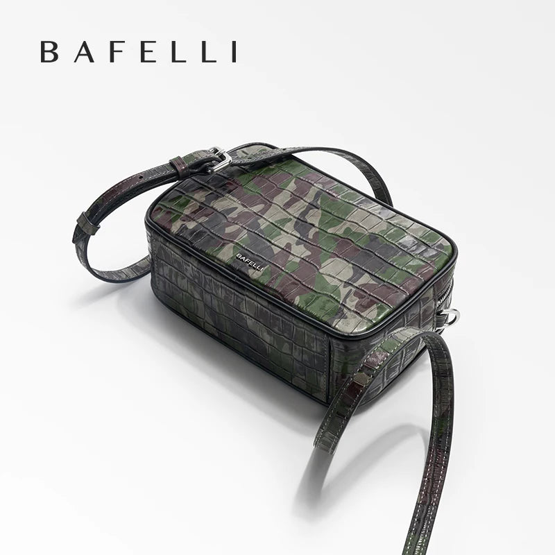 Kameratasche aus Leder mit Camouflage-Muster, Schnalle, Tragegurt