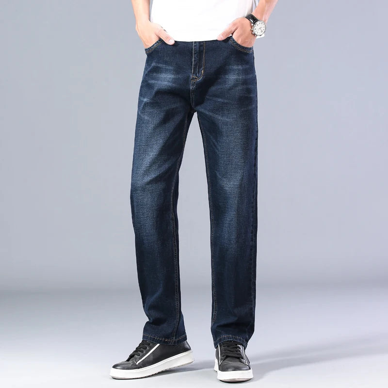 Männer Jeans im klassischen Stil mit losem Schnitt und Taschen