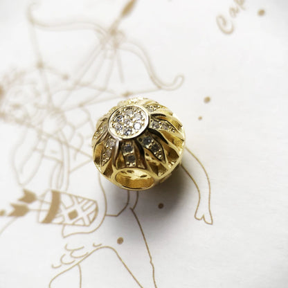 Damen-Charm-Anhänger Sonne golden Pavé Karma Sommer aus Sterlingsilber
