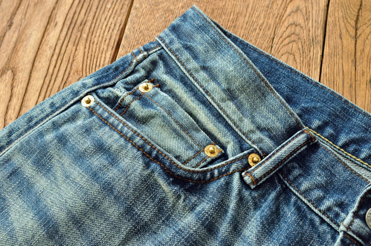 Herren Jeans im Used-Look mit Schnurrbart-Effekt aus Selvedge-Denim