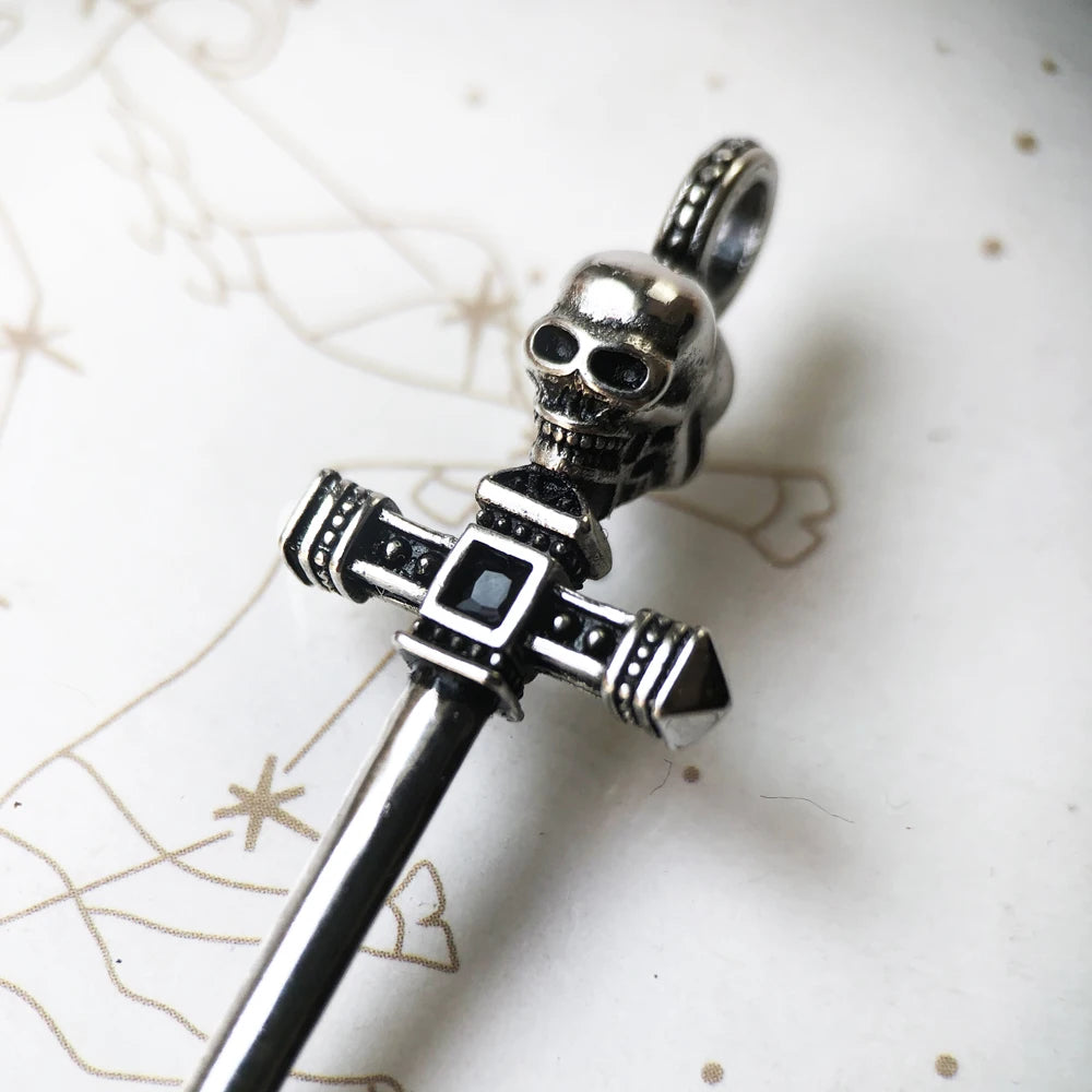 Damen-Anhänger kleines Totenkopf-Schwert Warrior aus Sterlingsilber