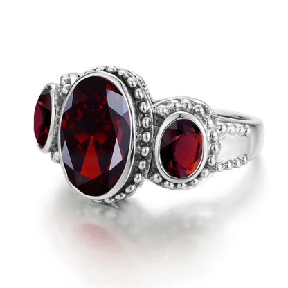 Damen-Ring aus 925er Silber mit Granat in Ovalform Hochwertiges Schmuckstück Schmuckqualität