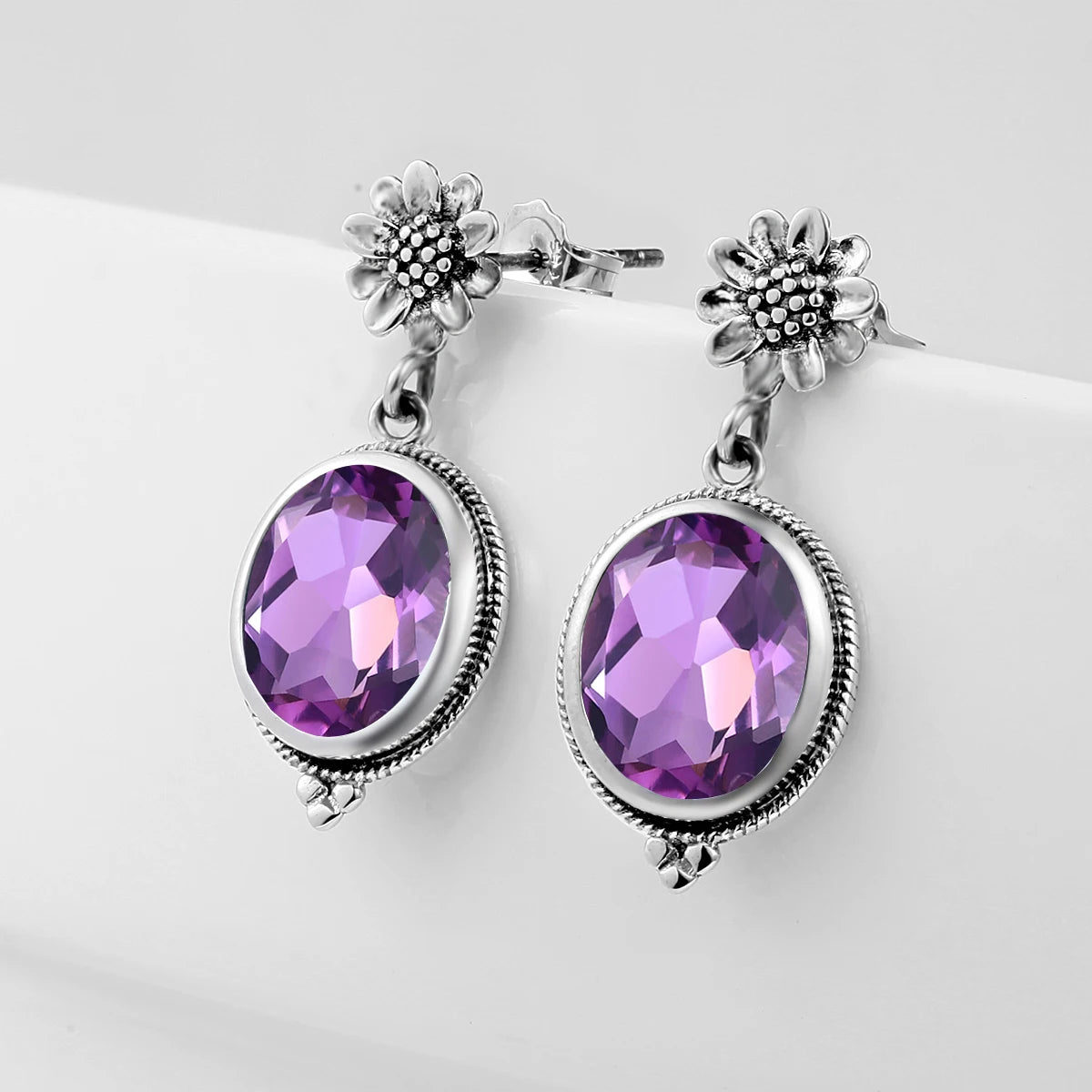 Damen-Ohrstecker Amethyst Ovaler Form 925er Silber Blüten-Design Feine Schmuckqualität