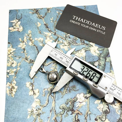 Damen-Charm-Anhänger Vintage Globus Rebellen Welt Winter aus Sterlingsilber
