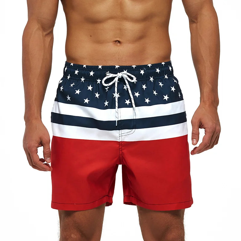 Herren-Badeshorts aus Polyester mit abnehmbarem Polster und niedrigem Bund – ideal für den Sommer.