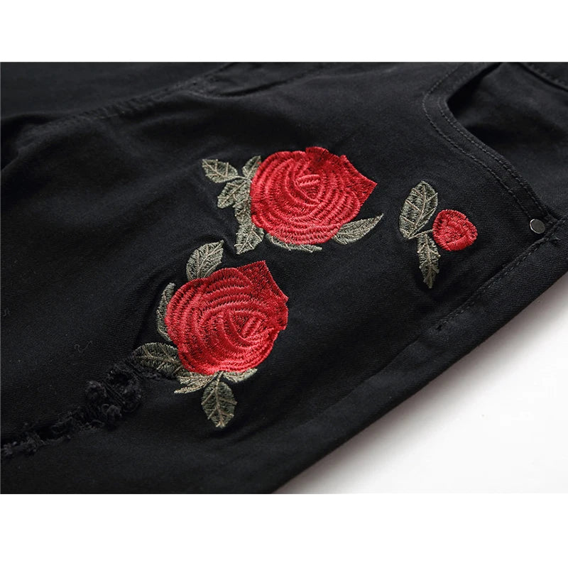 Herren Jeans mit zerrissenen Details und bestickten Rosen im Skinny-Stil