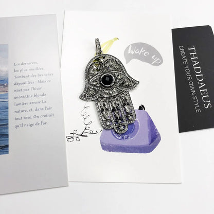 Fatima-Hand Anhänger 925 Sterlingsilber mit schwarzem Rundstein, an Karte befestigt