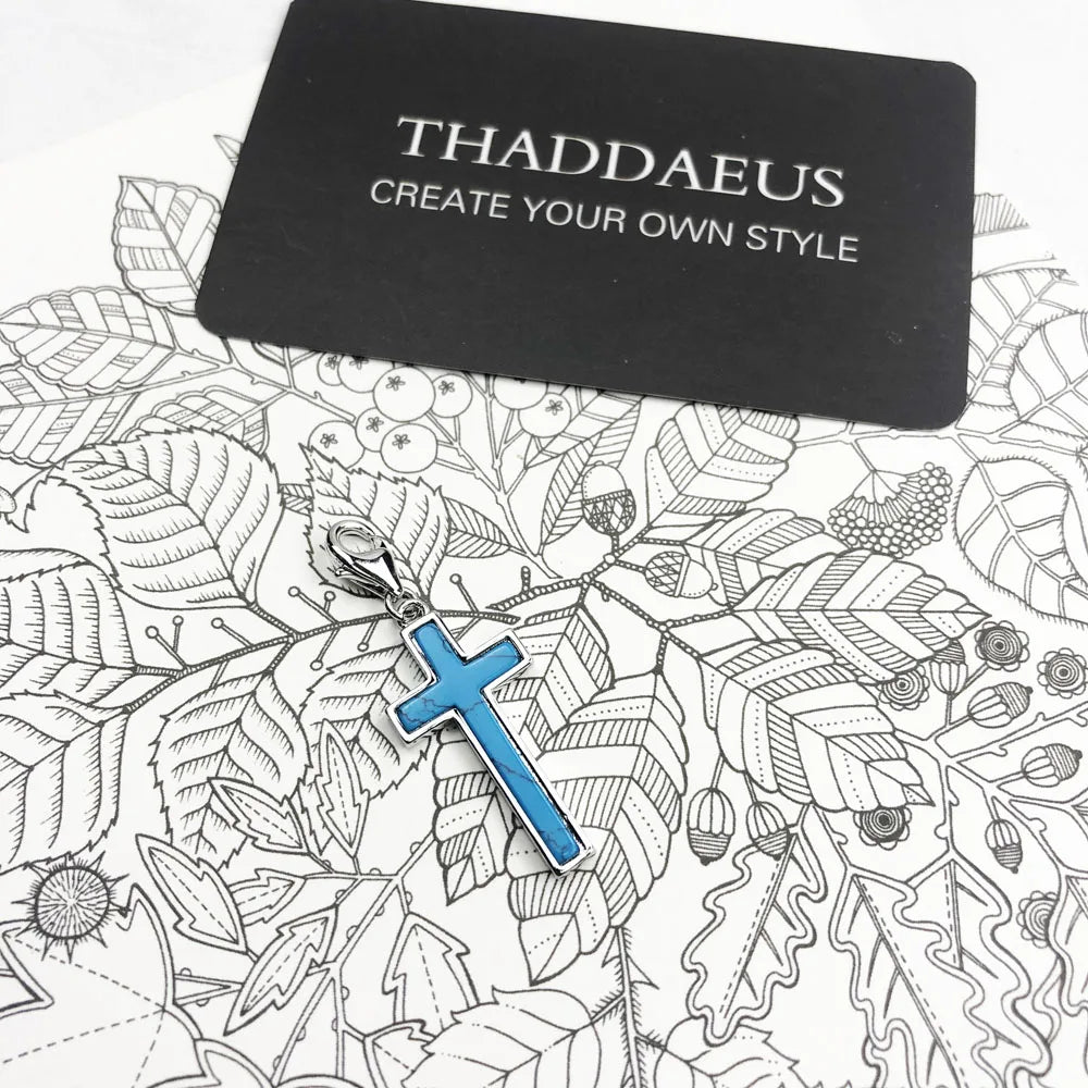 Kreuz-Charm-Anhänger mit blau emailliertem Kreuz aus 925 Sterlingsilber
