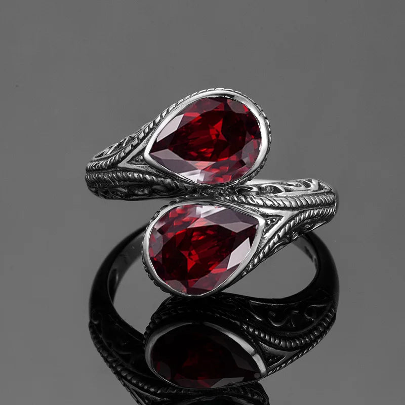 Damen-Ring aus Silber 925 mit zwei Granatsteinen im Vintage Gotischen Stil Eleganter Verlobungs- oder Jubiläumsschmuck