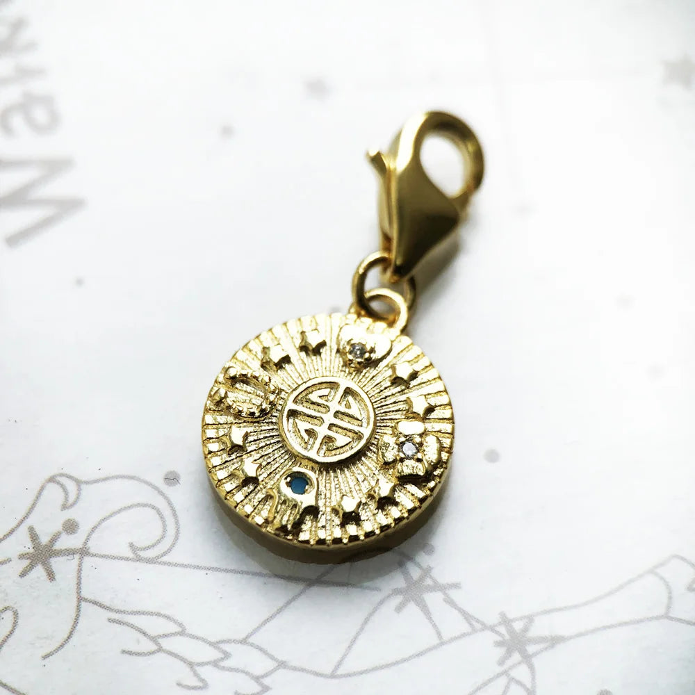 Damen-Charm-Anhänger Glücksmünze golden Vintage aus Sterlingsilber