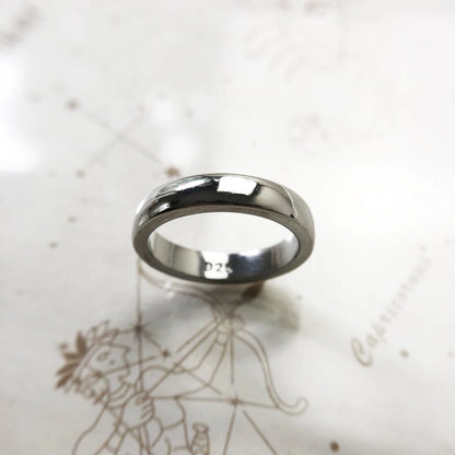Silberner Bandring aus 925er Sterlingsilber mit 925-Markierung innen