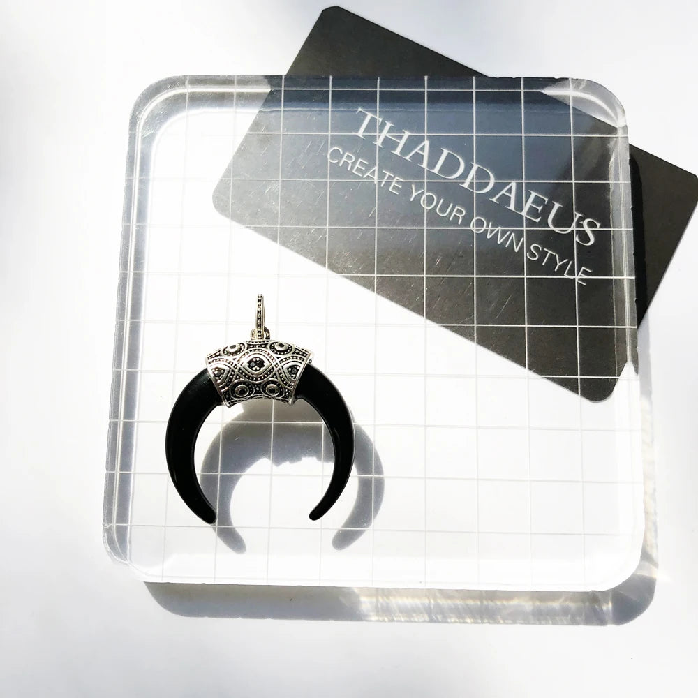 Damen-Charm-Anhänger Maori Tigerzahn ethnisch aus Sterlingsilber