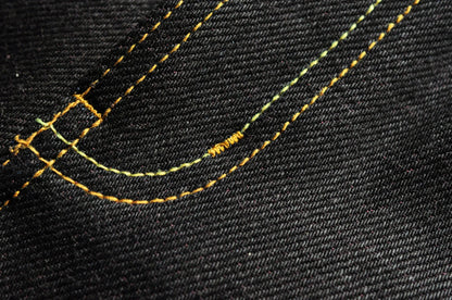 Herren Jeans aus Selvedge Denim mit doppelseitiger Färbung und gerader Passform