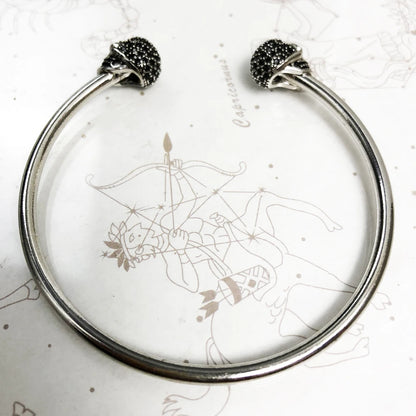 Damen-Armreif Totenkopf Pavé Karma Punk aus Sterlingsilber