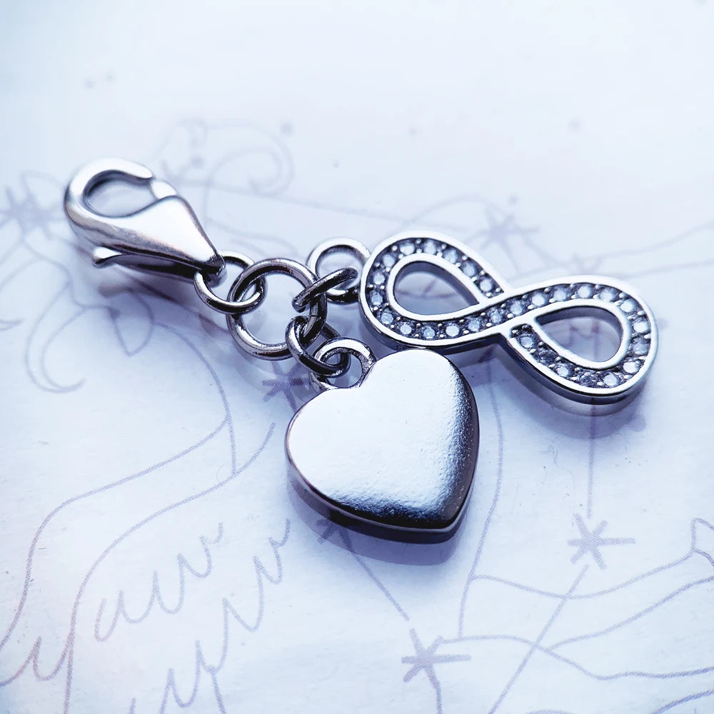 Herz-Unendlichkeits-Charm aus Sterlingsilber 925 mit Herzanhänger, Unendlichkeitsform und Zirkoniasteinen
