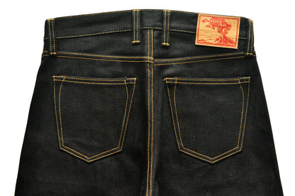 Herren Jeans aus Selvedge Denim mit doppelseitiger Färbung und gerader Passform