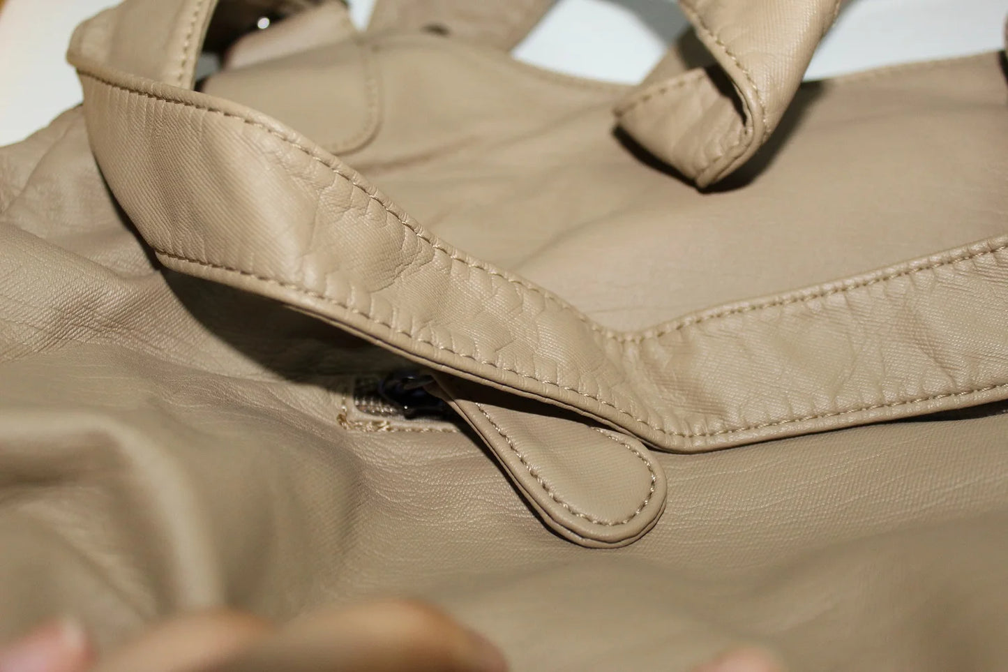 Damen-Schultertasche Aus PU-Leder Mit Reißverschluss Und Innenfächern Großes Stauraumvolumen