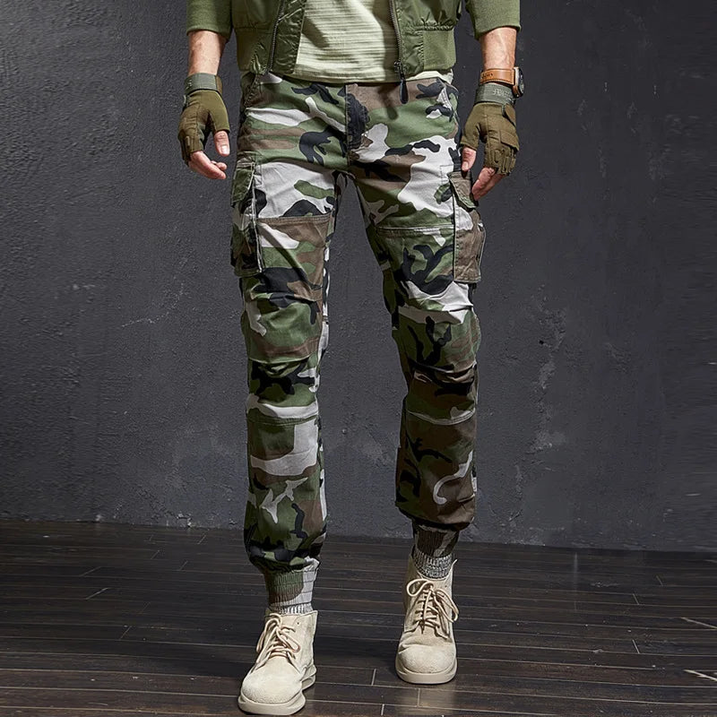 Herren Cargo Hosen im Military-Stil mit Taschen in Camouflage-Farben