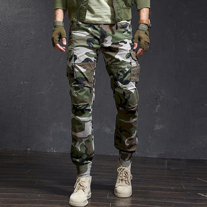 Herren Cargo Hosen im Military-Stil mit Taschen in Camouflage-Farben