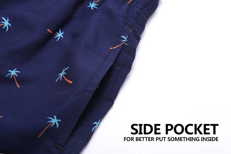 Kurze Herren-Shorts aus Polyester mit atmungsaktivem Mesh-Futter, elastischem Bund und Seitentasche – ideal für Sport und Strand.