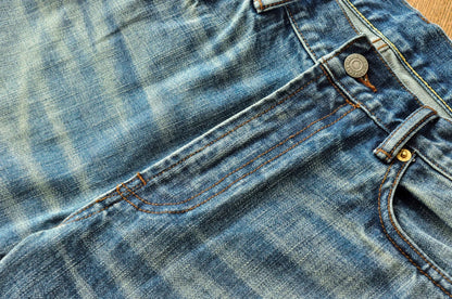Herren Jeans im Used-Look mit Schnurrbart-Effekt aus Selvedge-Denim