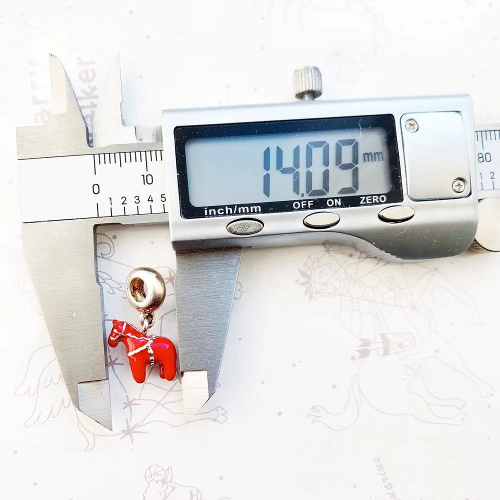 Damen-Charm-Anhänger Dalarna Pferd Schweden rot Vintage aus Sterlingsilber