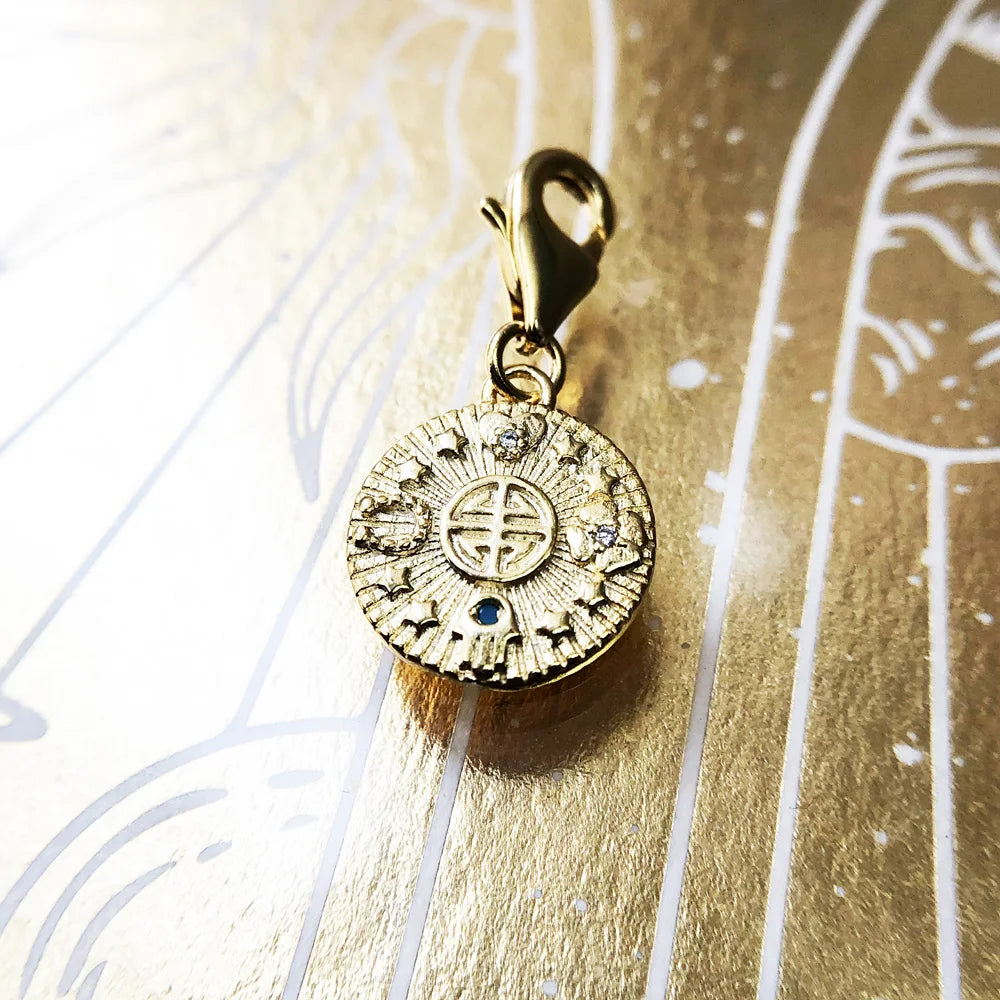 Damen-Charm-Anhänger Glücksmünze golden Vintage aus Sterlingsilber