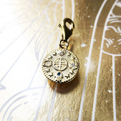Damen-Charm-Anhänger Glücksmünze golden Vintage aus Sterlingsilber