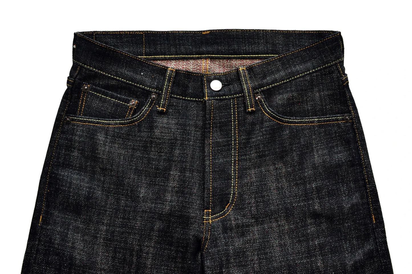 Herren Jeans im Taper Fit aus Raw Denim mit versilberten Knöpfen