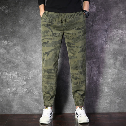 Herren Jogger Hose im taktischen Design mit Taschen und in Tarnung