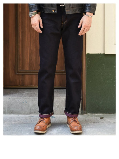 Herren Jeans aus Selvedge Denim mit doppelseitiger Färbung und gerader Passform