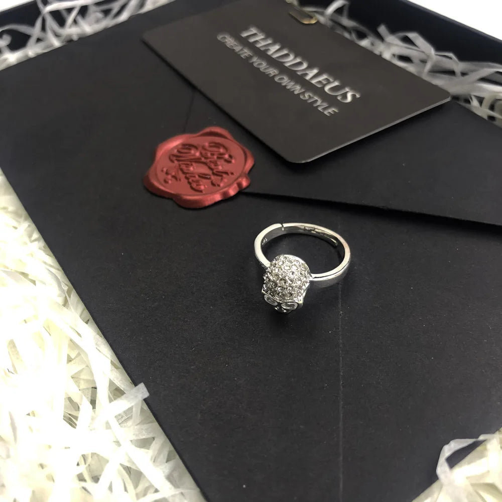 Silberner Ring mit Totenkopf-Pavé, verstellbarer Schaft, funkelndes Glitzerdesign