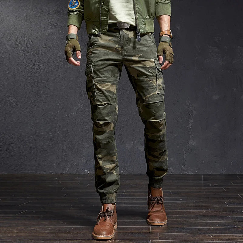 Herren Cargo Hosen im Military-Stil mit Taschen in Camouflage-Farben