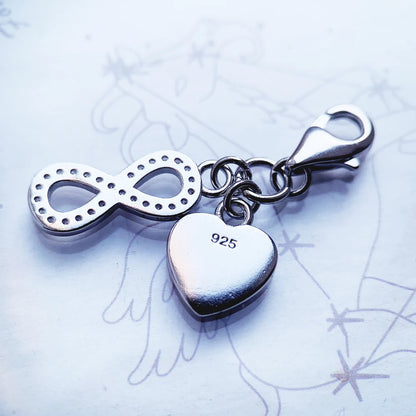 Herz-Unendlichkeits-Charm aus 925 Sterlingsilber mit geprägter 925-Markierung am Herzanhänger