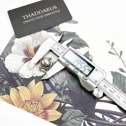 Damen-Charm-Anhänger Vintage Globus Rebellen Welt Winter aus Sterlingsilber