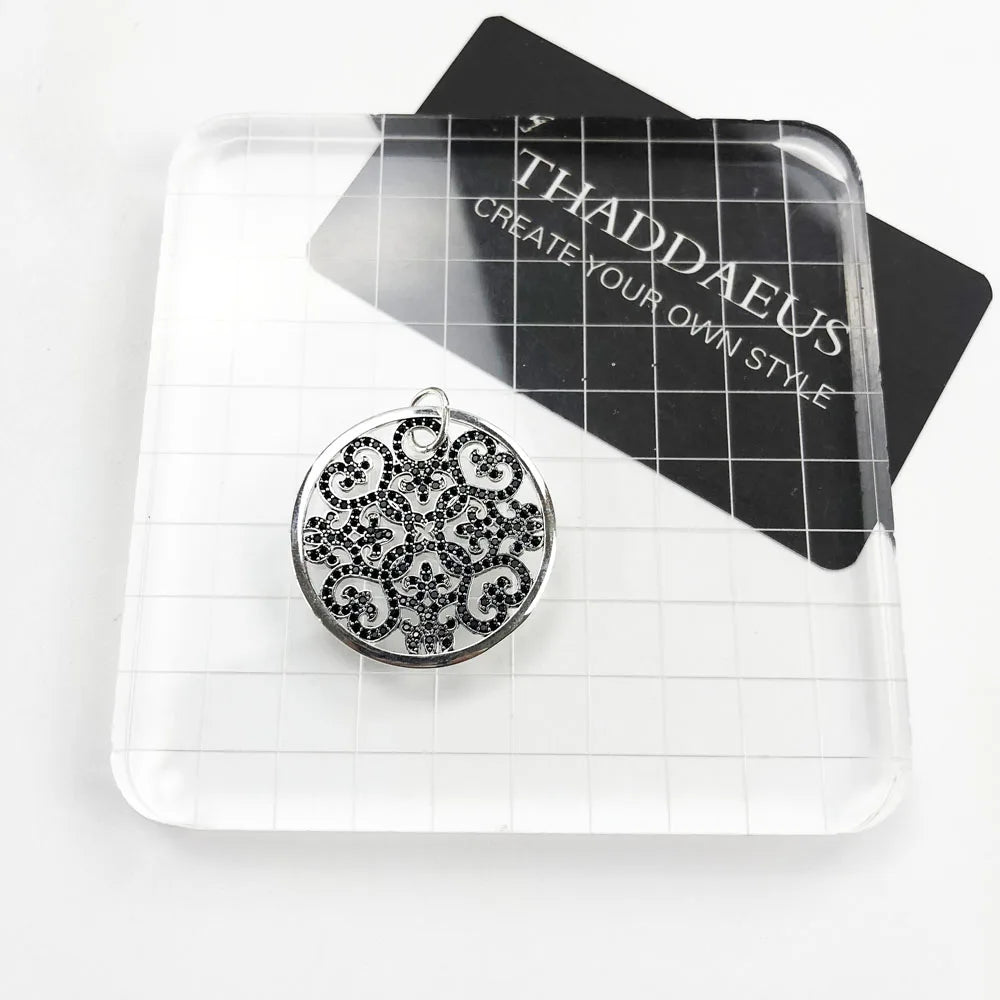 Damen-Charm-Anhänger Arabesque Disc Ornament Pavé Vintage aus Sterlingsilber
