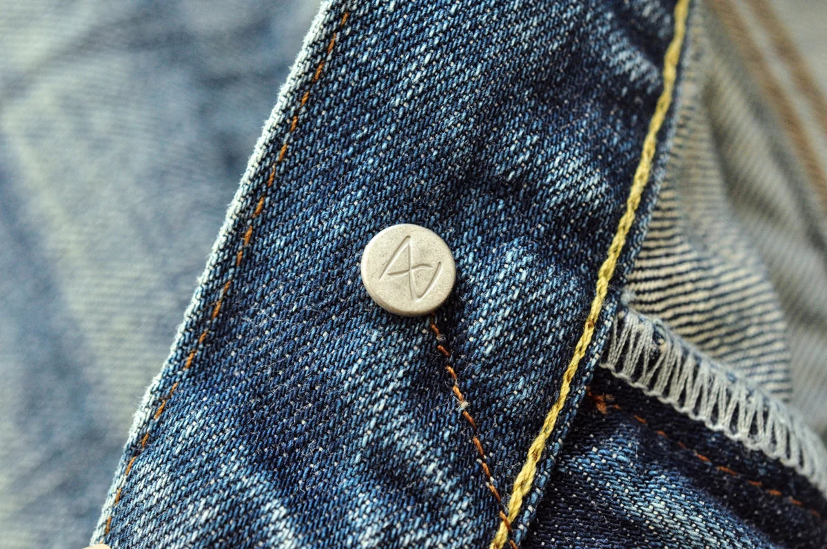 Herren Jeans im Used-Look mit Schnurrbart-Effekt aus Selvedge-Denim