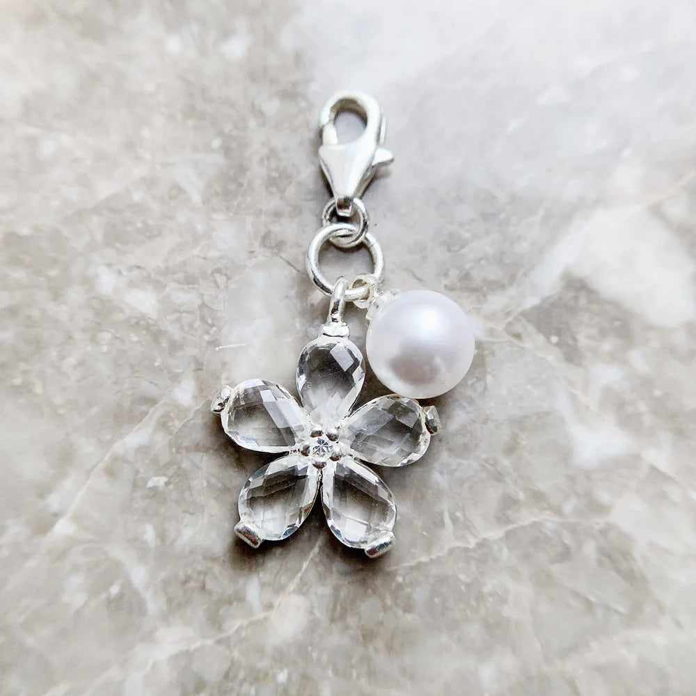Damen-Charm-Anhänger Blume und Perle Frühling Club aus Sterlingsilber