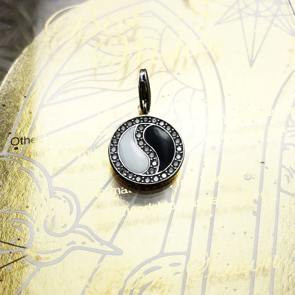 Runder Yin-Yang-Anhänger aus 925er Sterlingsilber, schwarz-weiße Einlage, Glanzrand