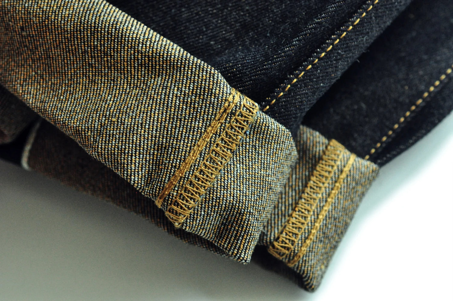 Herren Jeans aus Baumwolle und Leinen im Taper Fit mit 16,5 Unzen
