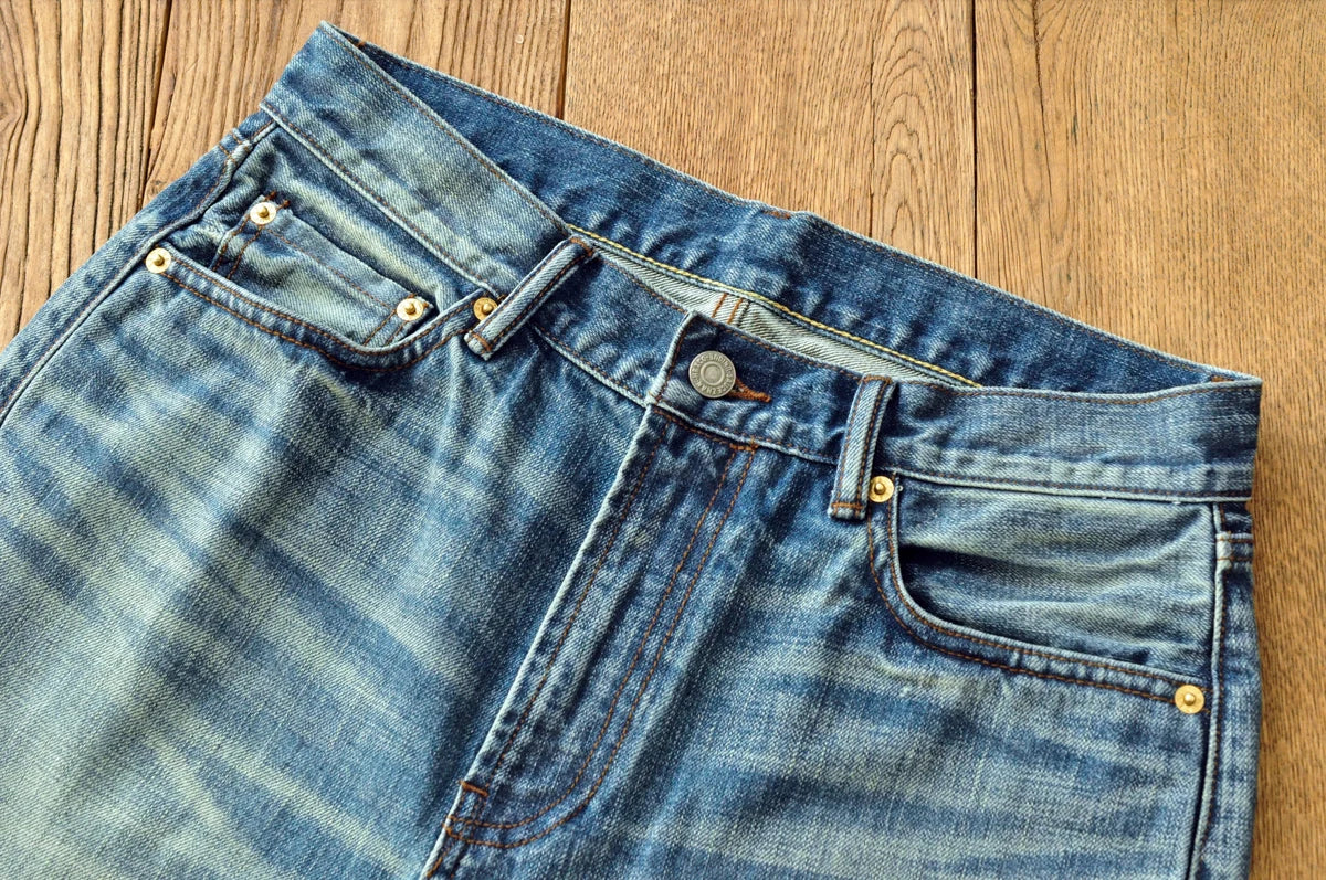 Herren Jeans im Used-Look mit Schnurrbart-Effekt aus Selvedge-Denim