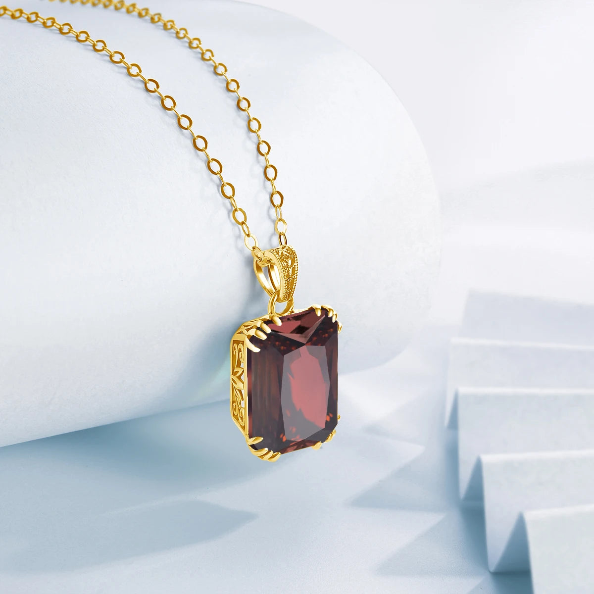 Damen-Halskette Granat-Anhänger in Goldfarbene Optik aus 925er Silber für Hochzeit und Festliche Anlässe