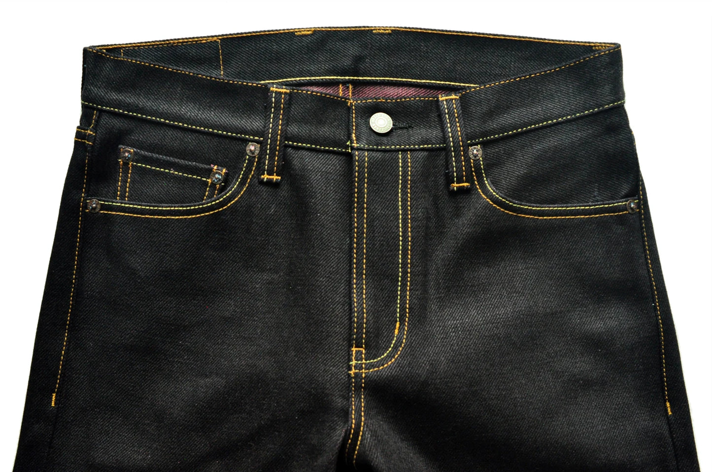 Herren Jeans aus Selvedge Denim mit doppelseitiger Färbung und gerader Passform