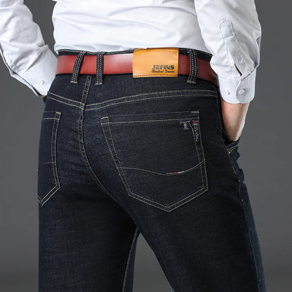 Herren Jeans im lässigen Business-Stil mit gerader Passform und Taschen